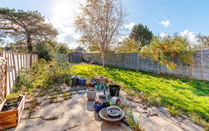 4 Bedroom Semi-Detached House For Sale In Edwardian Home - Park Road, Cowes, PO31