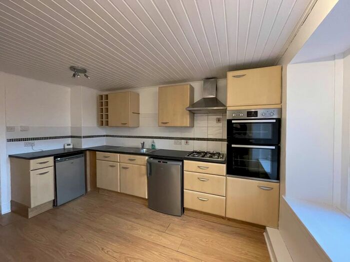 3 Bedroom Flat To Rent In Mcgill Street, Dundee DD4