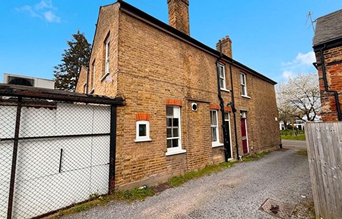 2 Bedroom Flat For Sale In The Green, West Drayton, UB7