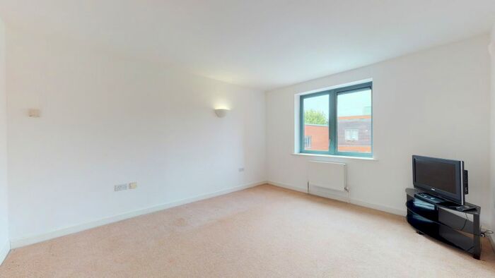 2 Bedroom Flat To Rent In Lanesborough Way, London, SW17