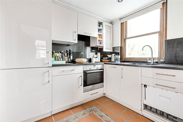 1 Bedroom Flat For Sale In Aspley Road, London, SW18