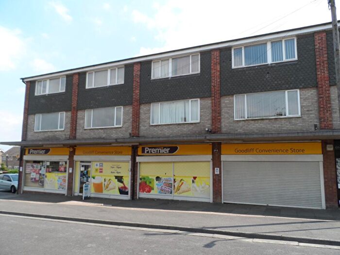 3 Bedroom Flat To Rent In Hillingford Way, Grantham, NG31