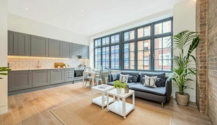 2 Bedroom Flat To Rent In Great Titchfield Street, London, W1W