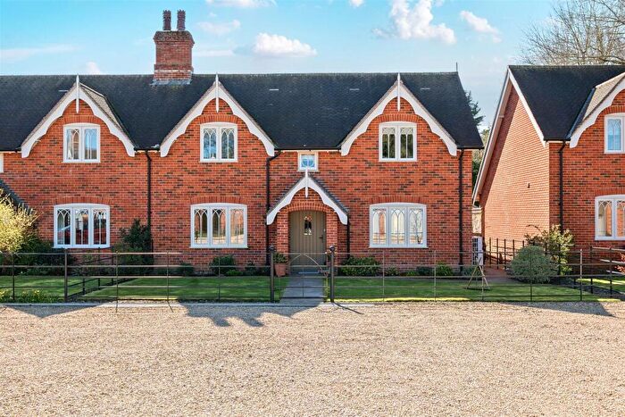 3 Bedroom House For Sale In Iwerne Minster, Blandford Forum, DT11