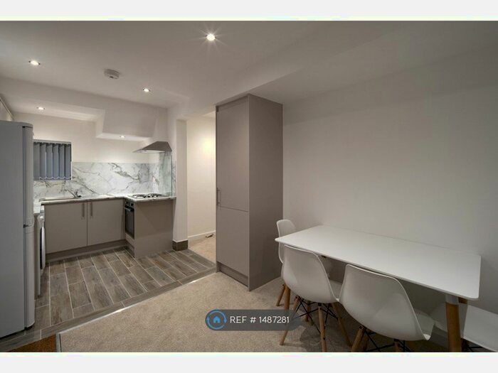 1 Bedroom Flat To Rent In New Station Road, Bristol, BS16