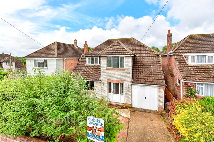 4 Bedroom Detached House For Sale In Foxes Close, Waterlooville, Hampshire, PO7