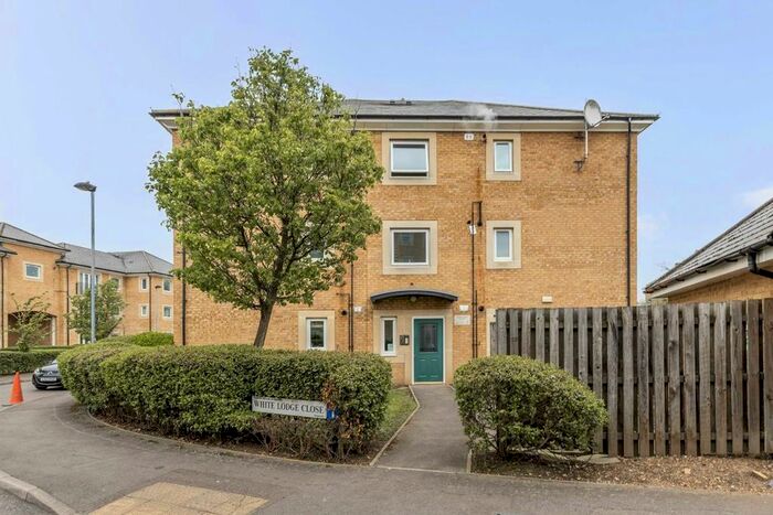 1 Bedroom Flat To Rent In White Lodge Close, Isleworth, TW7
