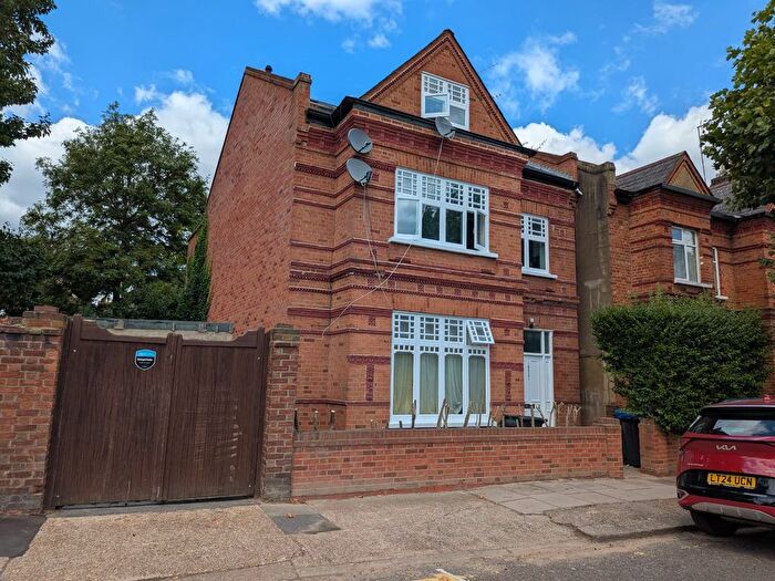 2 Bedroom Flat To Rent In Brondesbury Villas, London, NW6