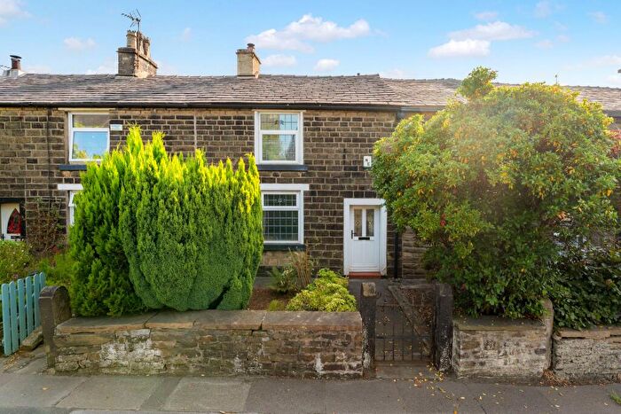 2 Bedroom Cottage For Sale In Turton Road, Bolton, BL2