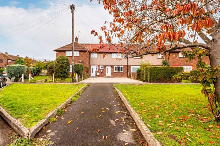 3 Bedroom Terraced House For Sale In Keel Drive, Berkshire, Slough, SL1