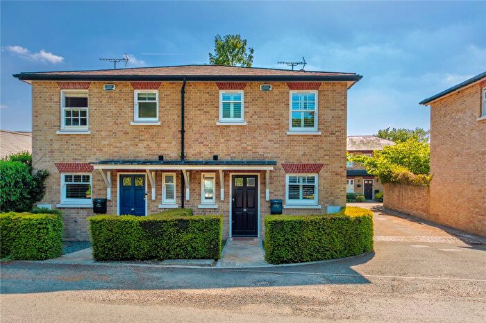 2 Bedroom Semi-detached House For Sale In Roundbush Lane, Round Bush, Aldenham, Watford, WD25