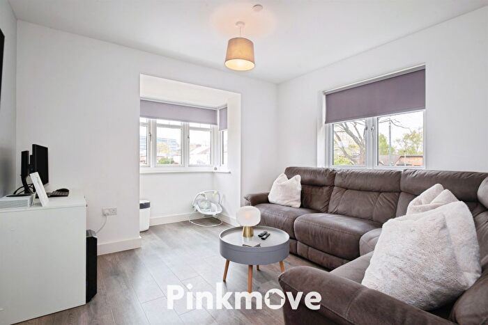 1 Bedroom Flat For Sale In Walker Point Way, Newport, NP20