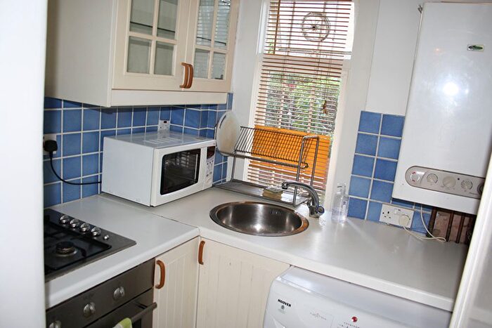1 Bedroom Flat To Rent In Jeffreys Road, Stockwell/Clapham North, SW4