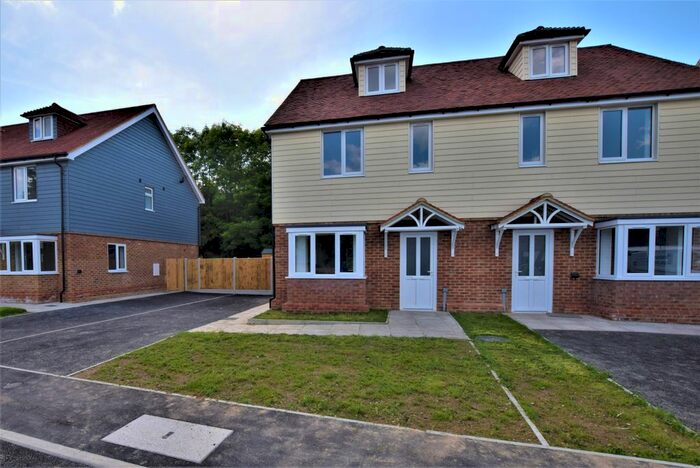 3 Bedroom Semi-Detached House For Sale In Warehorne Road, Hamstreet, Ashford, TN26