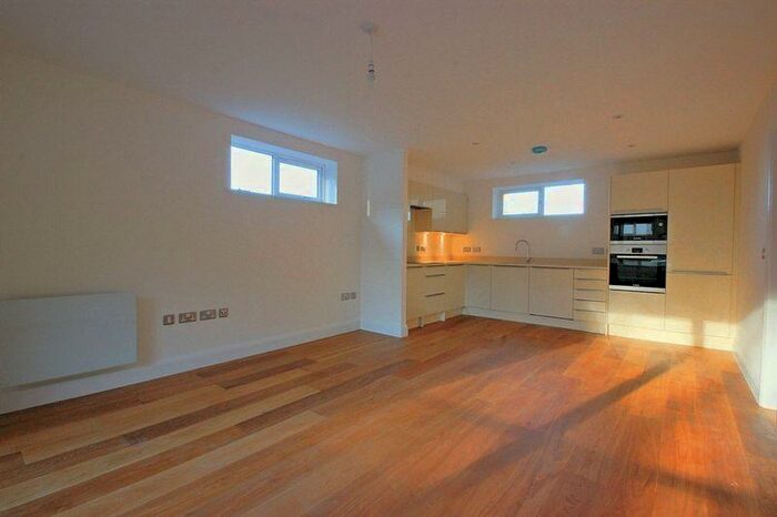 2 Bedroom Apartment To Rent In Cumnor Hill, Oxford, OX2