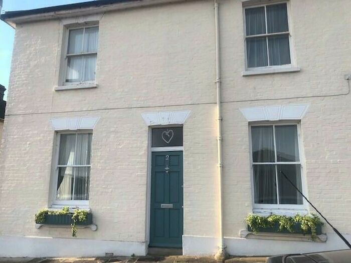 3 Bedroom House To Rent In Richard Street, Rochester, ME1
