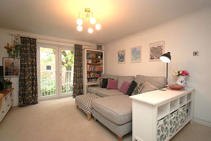 1 Bedroom Apartment For Sale In Porchfield Square Manchester, M3