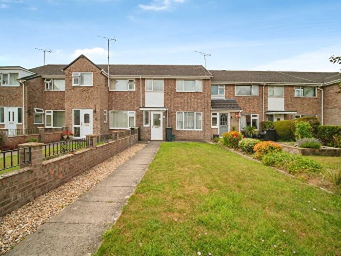 3 Bedroom Terraced House For Sale In Fosse Green, Dorchester, DT1