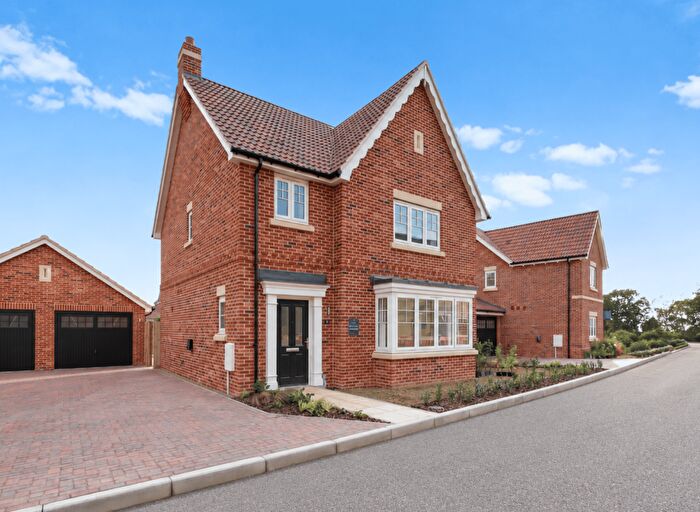 3 Bedroom Detached House For Sale In Lancaster Way, Elmstead, Colchester, CO7