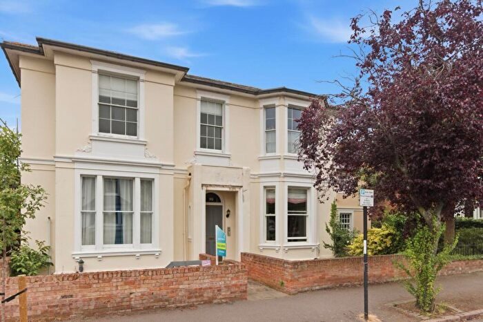 2 Bedroom Apartment For Sale In Russell Terrace, Leamington Spa, CV31