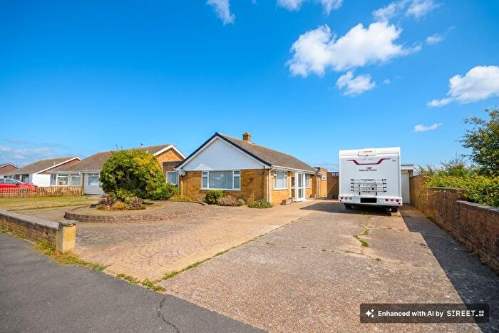 3 Bedroom Detached Bungalow For Sale In The Fairway, Dymchurch, TN29