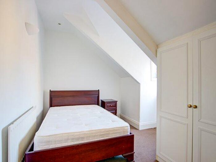 2 Bedroom Flat For Sale In Grosvenor Place, Jesmond, NE2