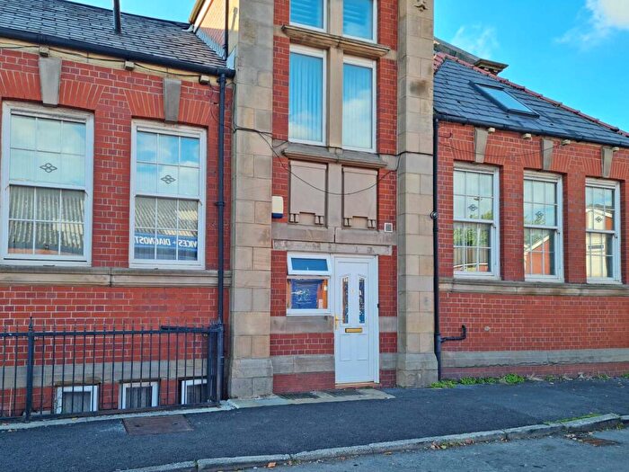 2 Bedroom Apartment To Rent In Beal Lane, Shaw, OL2