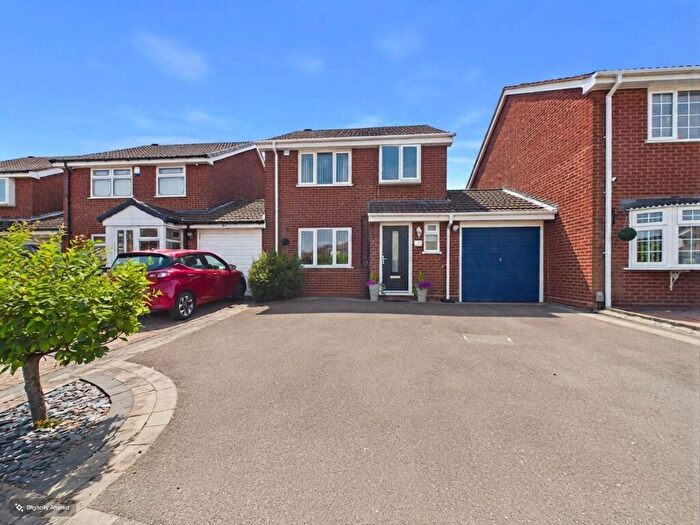 3 Bedroom Link Detached House For Sale In Calder Drive, Walmley, Sutton Coldfield, B76