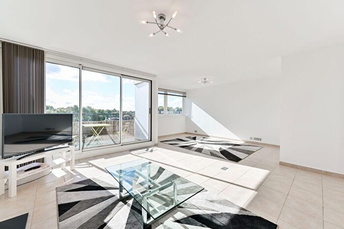 1 Bedroom Flat For Sale In Numa Court, Brentford, TW8