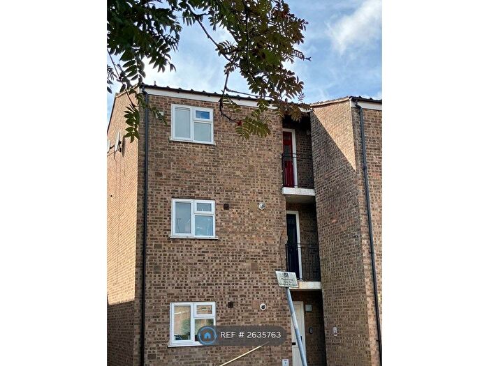 1 Bedroom Flat To Rent In Hunters Close, Northampton, NN2