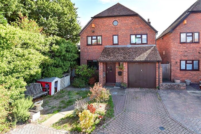 4 Bedroom Detached House For Sale In Hale Court, East Peckham, Tonbridge, Kent, TN12