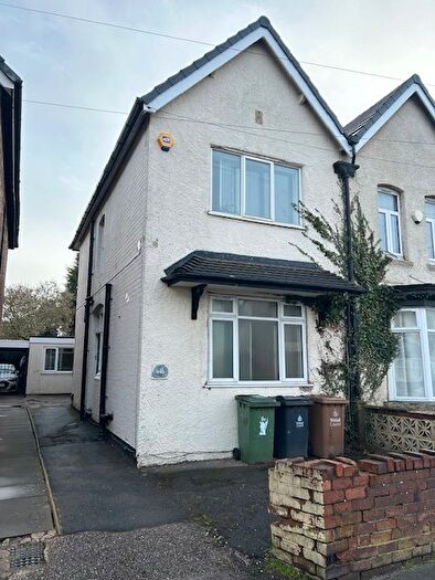 4 Bedroom Semi Detached House To Rent In Bloxwich Road, Walsall, WS3