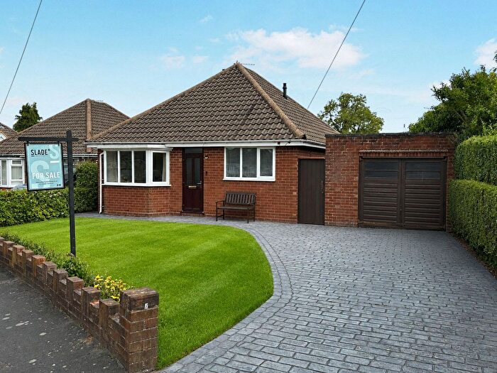 3 Bedroom Bungalow For Sale In Monument Drive, Shareshill, Wolverhampton, WV10