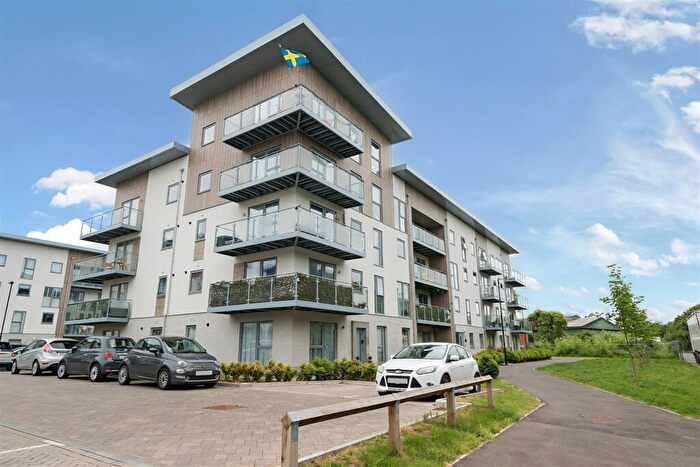1 Bedroom Apartment For Sale In Vicus Way, Maidenhead, SL6