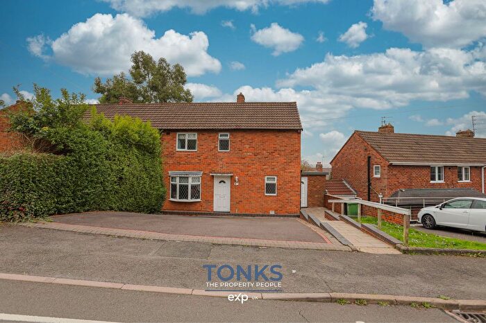 3 Bedroom Semi Detached House For Sale In Leabank Road, Dudley, DY2