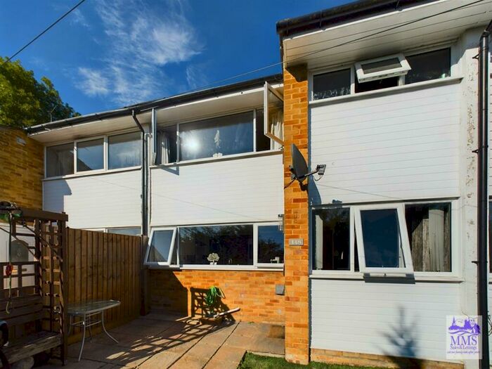 3 Bedroom House For Sale In Charles Drive, Cuxton, ME2