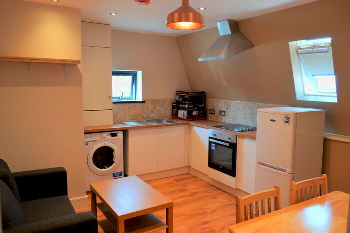 1 Bedroom Flat To Rent In Gatton Road, Tooting Broadway, London, SW17