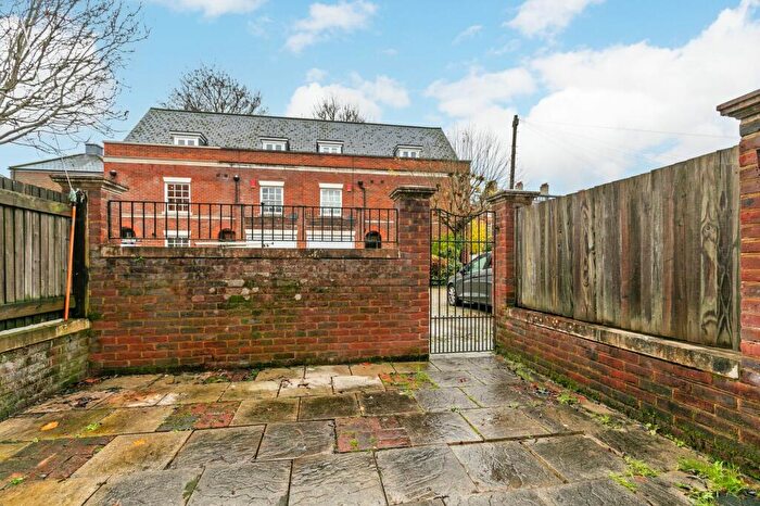 3 Bedroom Terraced House For Sale In Parchment Street, Winchester, SO23
