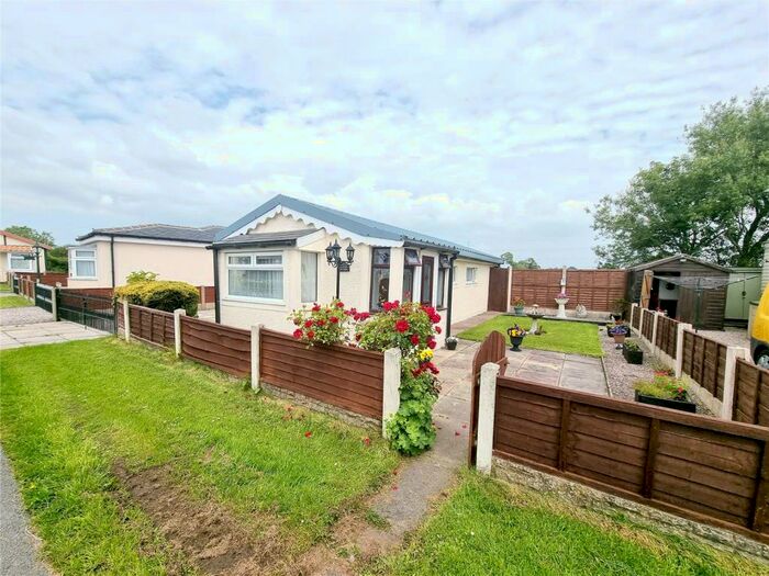 2 Bedroom Detached House For Sale In Garstang Road, Larbreck, Preston, PR3