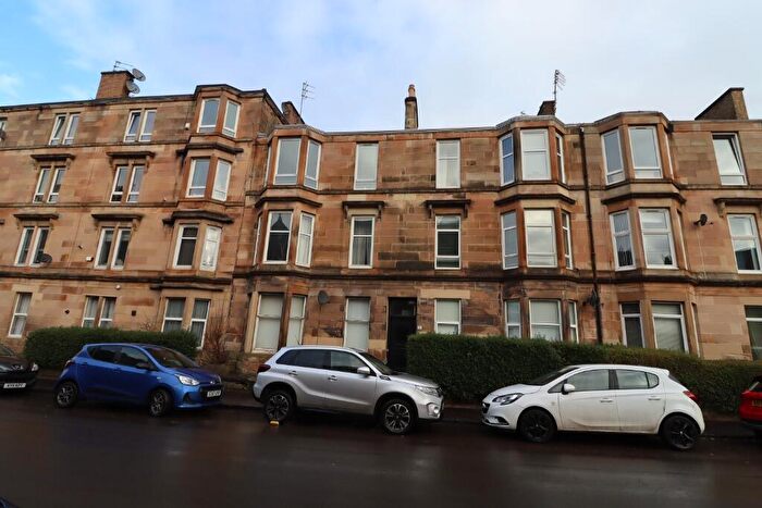 2 Bedroom Flat To Rent In Newlands Road, Cathcart, Glasgow, G44