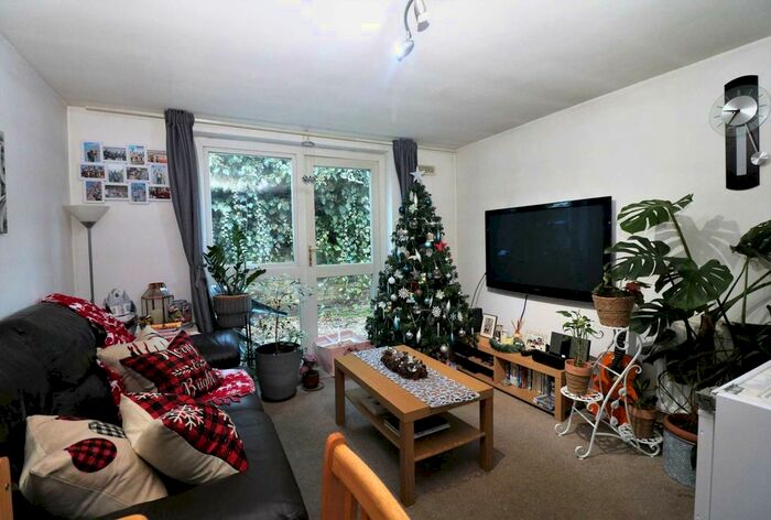 2 Bedroom Flat To Rent In Fairbridge Road, London, N19
