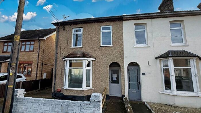 1 Bedroom Maisonette For Sale In Salisbury Avenue, Stanford-Le-Hope, Essex, SS17