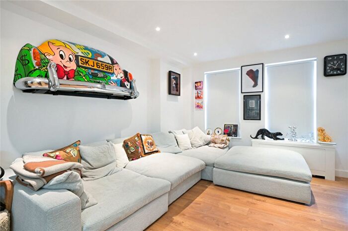 1 Bedroom Flat For Sale In Maddox Street, London, W1S