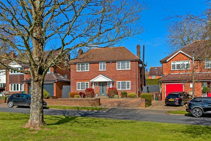 3 Bedroom Detached House For Sale In Toulmin Drive, St.Albans, AL3