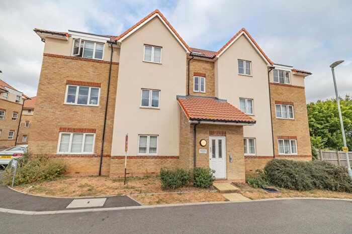 2 Bedroom Flat For Sale In Matlock Close, Aylesham, Canterbury, Kent, CT3