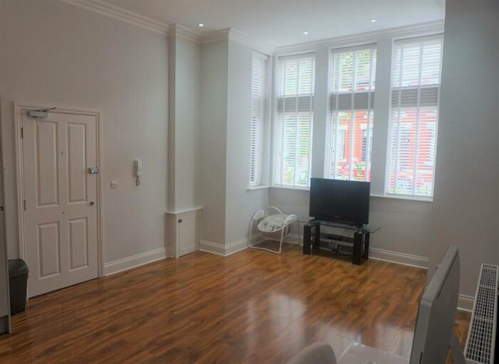 2 Bedroom House To Rent In E Derby Lane, Liverpool, L13