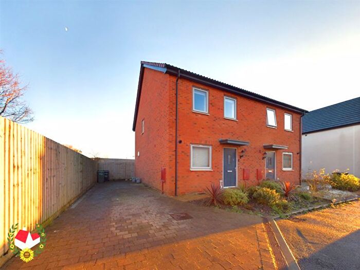 3 Bedroom Property For Sale In Parklands Orchard, Whitminster, Gloucester, GL2