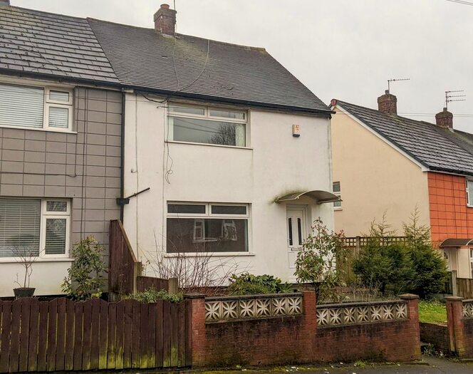 2 Bedroom Semi-Detached House To Rent In Curlew Road, Oldham, OL4