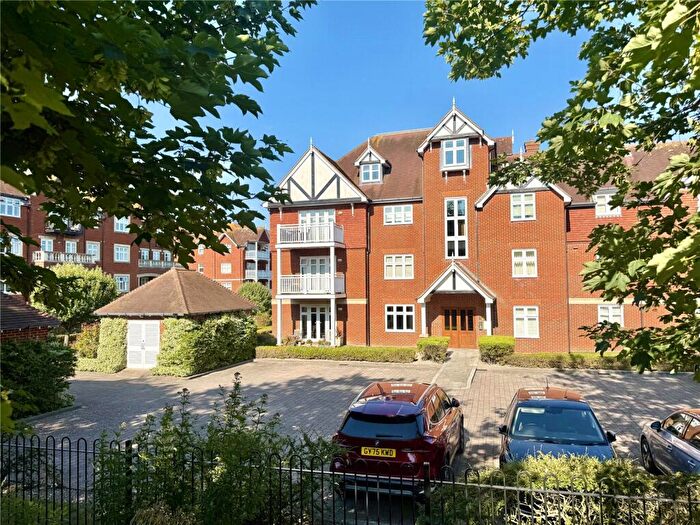 2 Bedroom Apartment For Sale In Darley Road, Meads, Eastbourne, East Sussex, BN20
