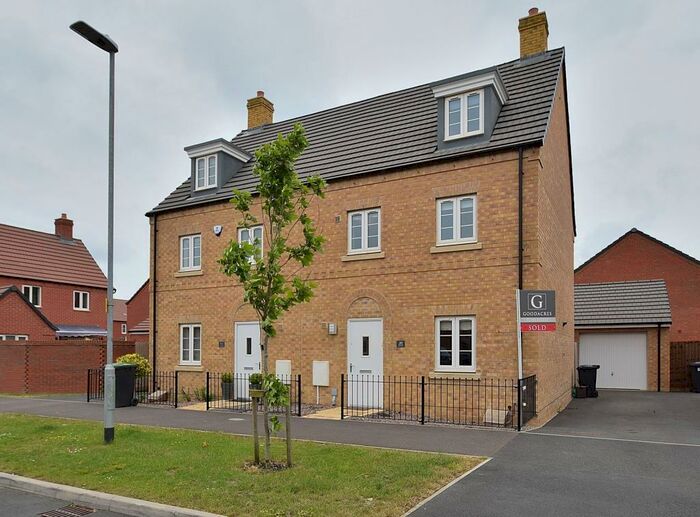 4 Bedroom Mews To Rent In Thillans, Cranfield, MK43